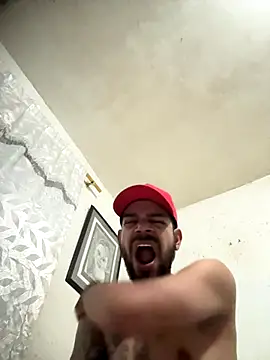 Snapshot of rich0431 chatting on 12, 11, 2025 rich0431 online show from 12, 11, 2025