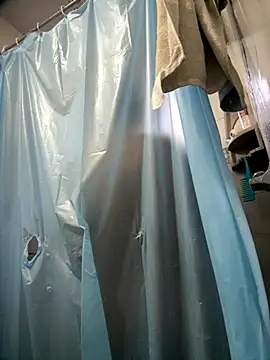 Snapshot of rich0431 chatting on 13, 11, 2025 rich0431 online show from 13, 11, 2025