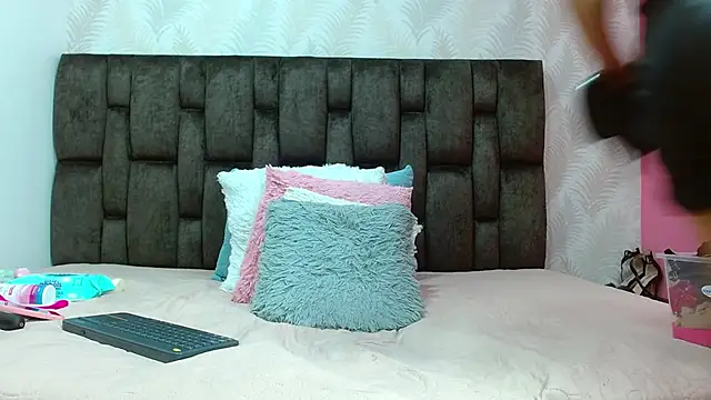 Snapshot of JuanitaDelMar chatting on 5, 2, 2025 JuanitaDelMar online show from 5, 2, 2025