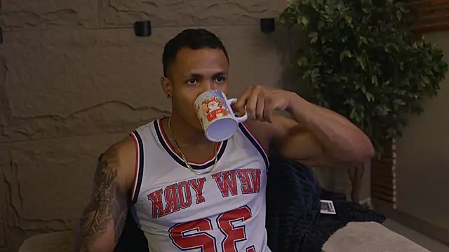 Logan Varela online show from 3, 10, 2025