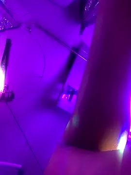 gurlnips online show from 29, 9, 2025