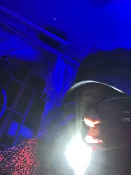 gurlnips online show from 23, 11, 2025