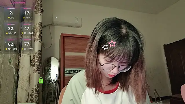 Snapshot of Lili_666 chatting on 3, 10, 2025 Lili 666 online show from 3, 10, 2025