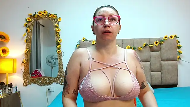 IsisDuzan online show from 7, 1, 2025