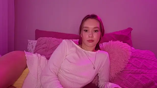 Snapshot of KateVon chatting on 2, 10, 2025 KateVon online show from 2, 10, 2025