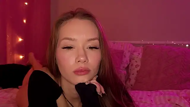 Snapshot of KateVon chatting on 26, 10, 2025 KateVon online show from 26, 10, 2025