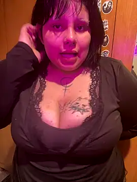 CrisyFerreira online show from 18, 10, 2025