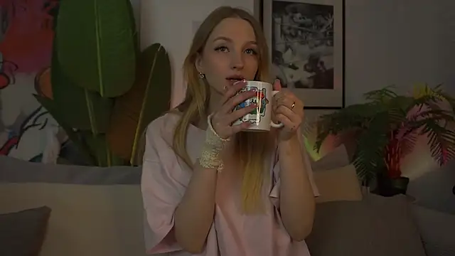 Snapshot of MickeyMyers chatting on 9, 12, 2024 MickeyMyers online show from 9, 12, 2024