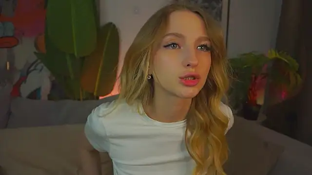 Snapshot of MickeyMyers chatting on 10, 12, 2024 MickeyMyers online show from 10, 12, 2024