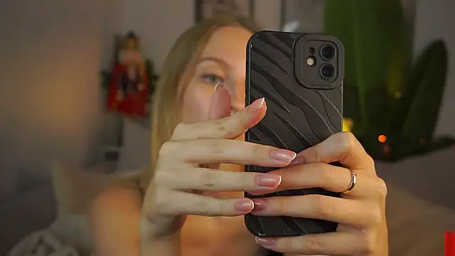 Snapshot of MickeyMyers chatting on 9, 1, 2025 MickeyMyers online show from 9, 1, 2025