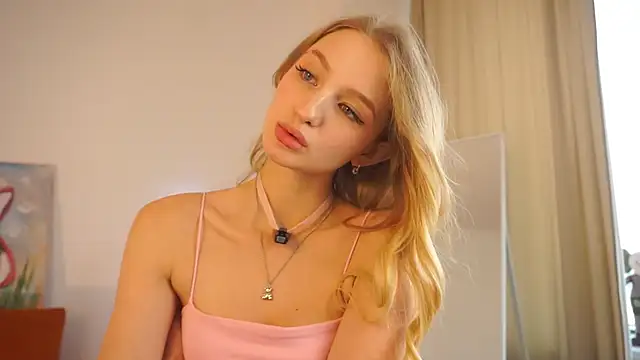 Snapshot of MickeyMyers chatting on 5, 3, 2025 MickeyMyers online show from 5, 3, 2025