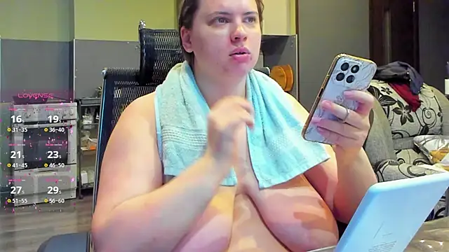 Snapshot of 1lindsey1 chatting on 13, 10, 2025 1lindsey1 online show from 13, 10, 2025