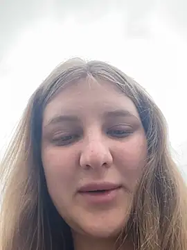 Snapshot of MollyDolle chatting on 18, 7, 2026 MollyDolle online show from 18, 7, 2026
