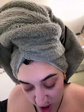 ThicBunz online show from 16, 11, 2025