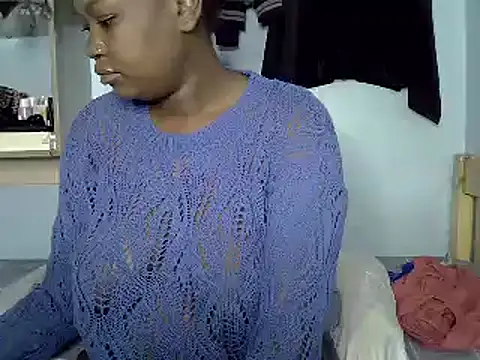 Snapshot of Sexiebony12 chatting on 8, 3, 2025 Sexiebony12 online show from 8, 3, 2025