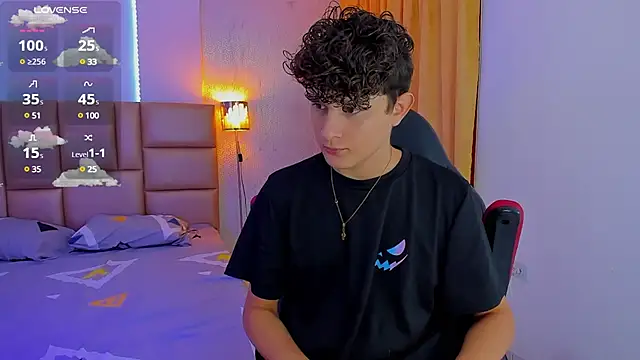 Snapshot of Nathan_Bluee chatting on 3, 2, 2025 Nathan Bluee online show from 3, 2, 2025