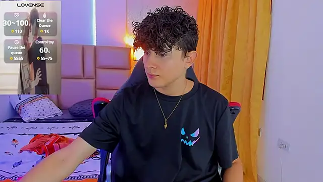 Snapshot of Nathan_Bluee chatting on 8, 2, 2025 Nathan Bluee online show from 8, 2, 2025