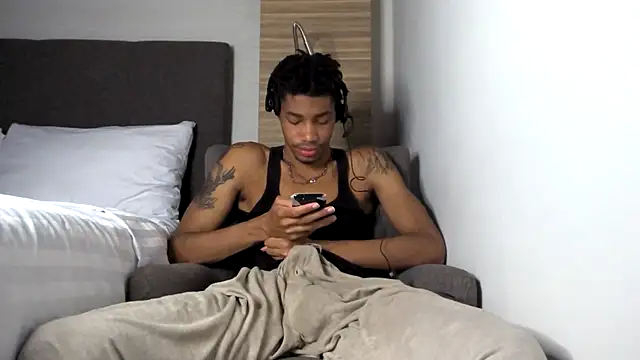 Snapshot of Skinnyblackman chatting on 6, 5, 2026 Skinnyblackman online show from 6, 5, 2026