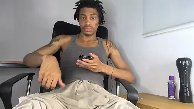 Snapshot of Skinnyblackman chatting on 22, 5, 2026 Skinnyblackman online show from 22, 5, 2026