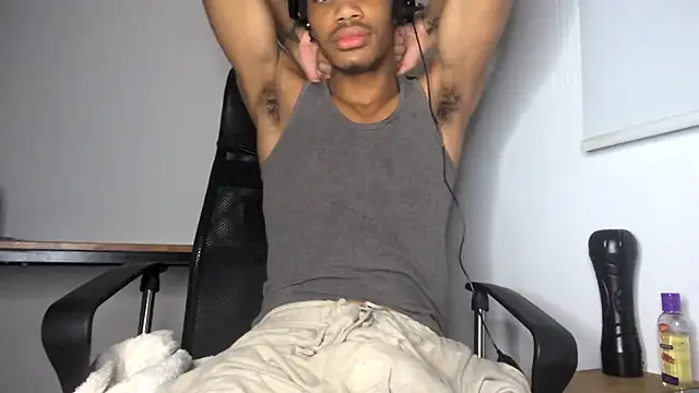 Snapshot of Skinnyblackman chatting on 1, 6, 2026 Skinnyblackman online show from 1, 6, 2026