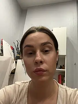 MiaNell online show from 5, 4, 2026