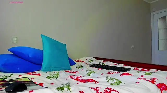 Snapshot of _Luna_Ly chatting on 1, 1, 2025  Luna Ly online show from 1, 1, 2025