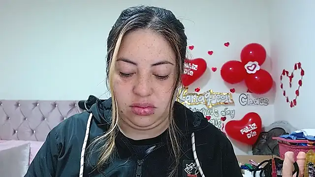 lanaqueen699 online show from 24, 2, 2025