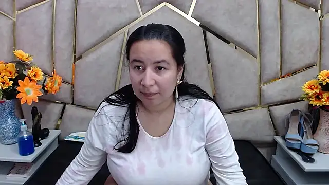 NaomyPrinces online show from 25, 1, 2025