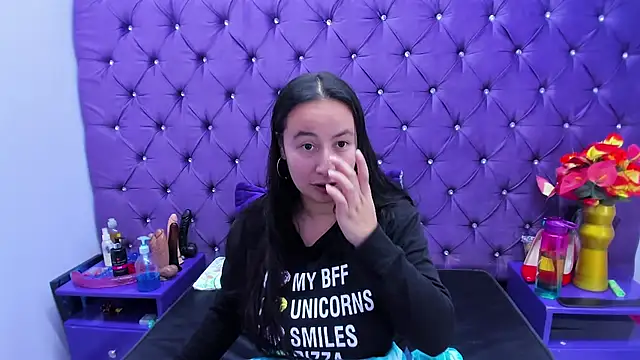 NaomyPrinces online show from 8, 5, 2026