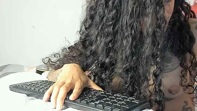 Snapshot of Ama_music chatting on 9, 12, 2024 Ama music online show from 9, 12, 2024