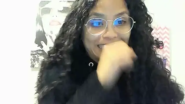 Snapshot of Ama_music chatting on 23, 12, 2024 Ama music online show from 23, 12, 2024