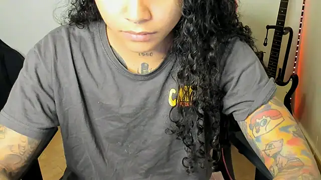 Snapshot of Ama_music chatting on 10, 9, 2025 Ama music online show from 10, 9, 2025