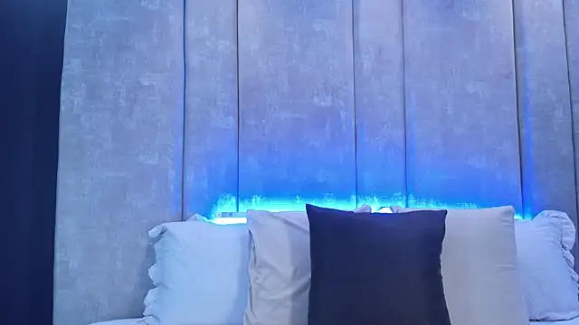 Larabrooks online show from 11, 4, 2026