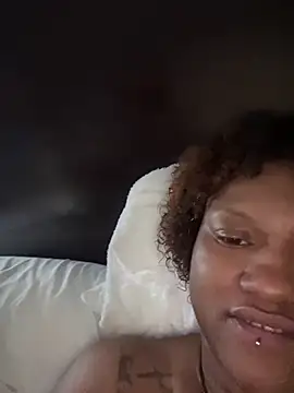 PrettyGal Tingz online show from 1, 2, 2025