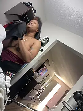 PrettyGal Tingz online show from 2, 2, 2025