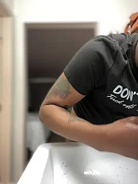 PrettyGal Tingz online show from 8, 2, 2025