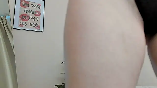 VanessaSmuth online show from 28, 2, 2025