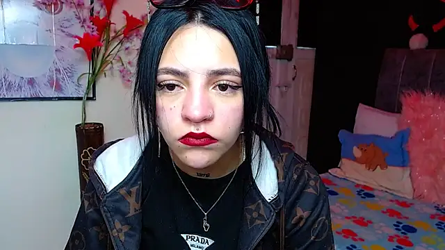 Violettasquirt online show from 19, 11, 2025