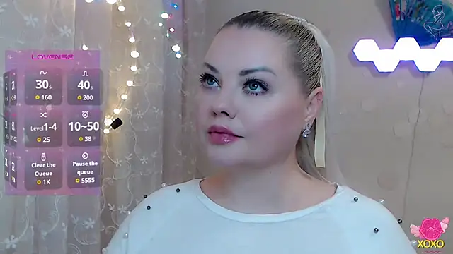 JewellKiss7 online show from 9, 2, 2026