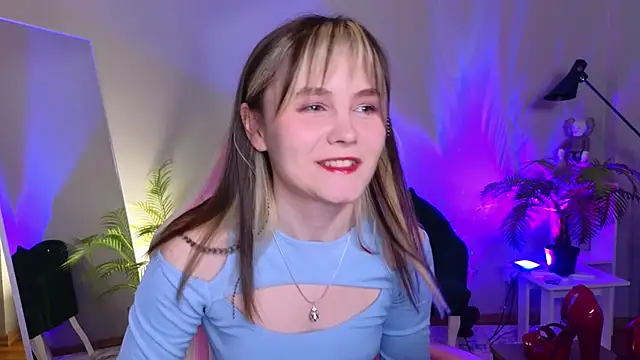 Snapshot of CiriRianonn chatting on 15, 10, 2025 CiriRianonn online show from 15, 10, 2025