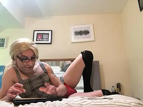 Snapshot of lolaisagoodtime chatting on 23, 2, 2025 lolaisagoodtime online show from 23, 2, 2025