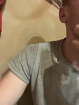 Snapshot of red_red00 chatting on 8, 11, 2025 red red00 online show from 8, 11, 2025