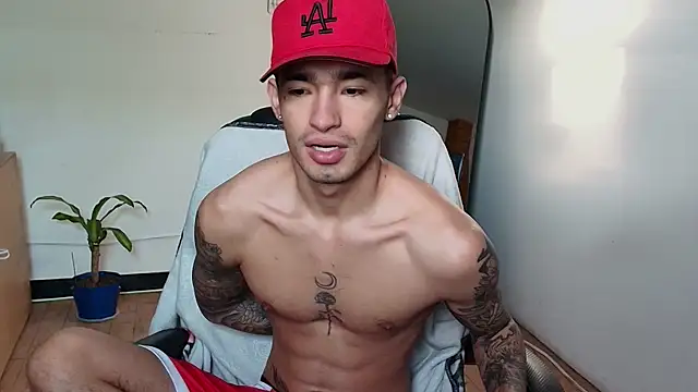 Snapshot of Damon__333 chatting on 14, 12, 2025 Damon 333 online show from 14, 12, 2025