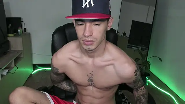 Snapshot of Damon__333 chatting on 6, 1, 2026 Damon 333 online show from 6, 1, 2026