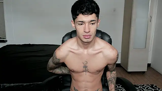 Snapshot of Damon__333 chatting on 5, 2, 2026 Damon 333 online show from 5, 2, 2026