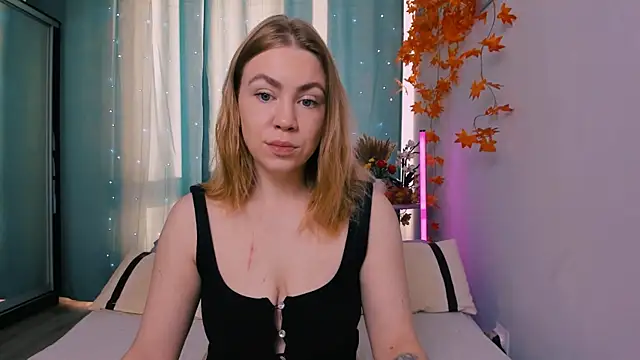 Snapshot of InsatiableFoxX chatting on 29, 9, 2025 InsatiableFoxX online show from 29, 9, 2025