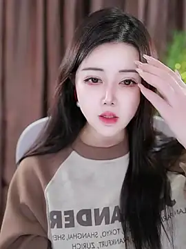 Qiaoqiao  online show from 25, 1, 2025