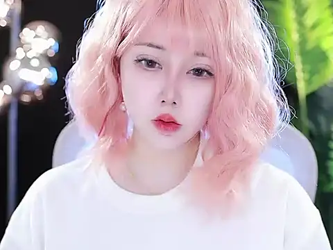 Qiaoqiao  online show from 20, 3, 2025