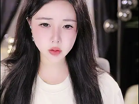 Qiaoqiao  online show from 4, 10, 2025