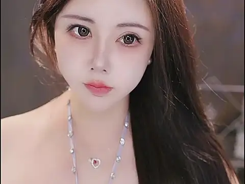 Qiaoqiao  online show from 6, 11, 2025